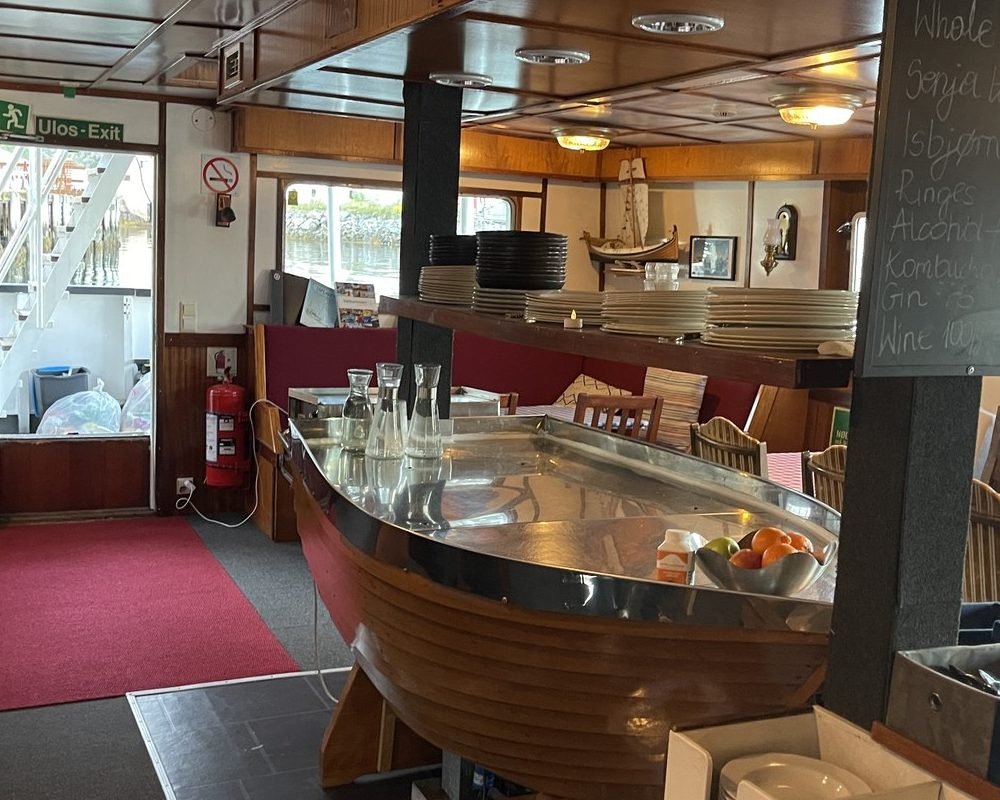 The rowboat buffet in the ship's restaurant